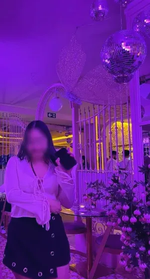 Emina, 31