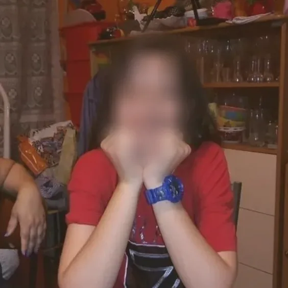 Emma, 25