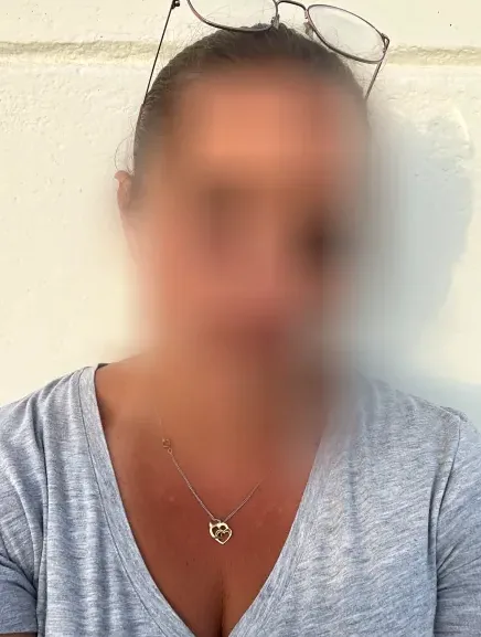Ivana, 33