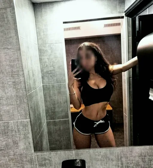 Ivana, 31