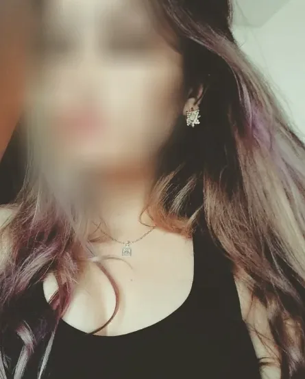 Karin, 32