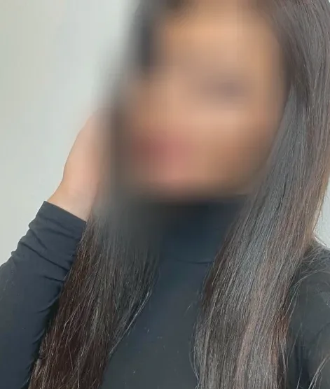 Olivia, 28