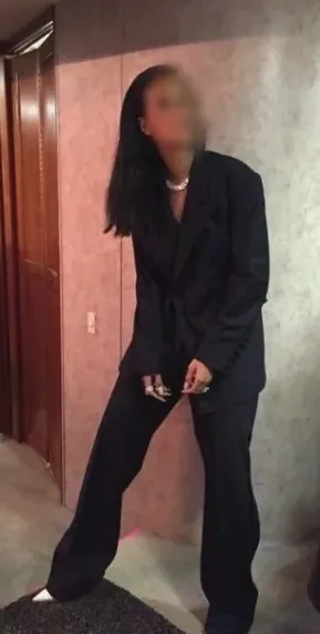 Stella, 23