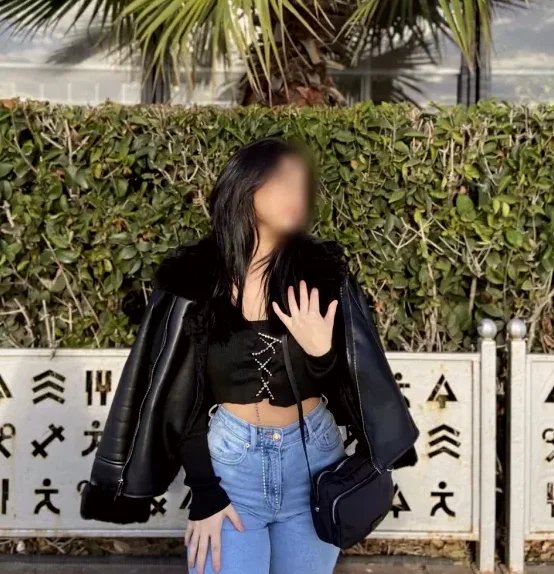 Viktoria, 19